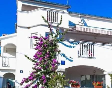 In With Balcony, Air Conditioning, Wifi, Washing Machine * Pakoštane